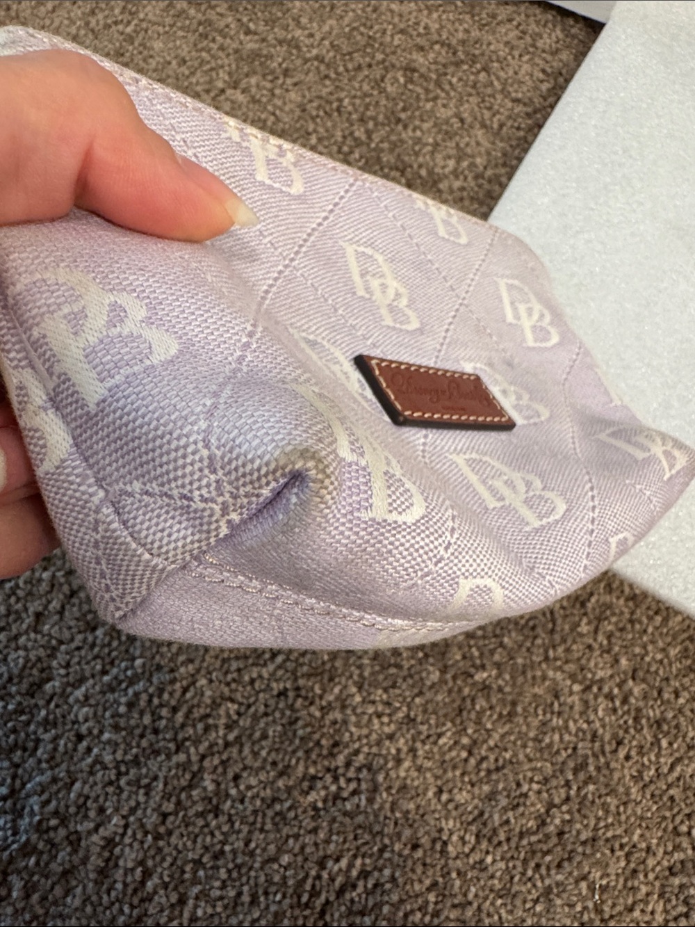 Dooney & Bourke Lavender DB Quilted Zip Cosmetic makeup Pouch bag - Picture 4 of 7